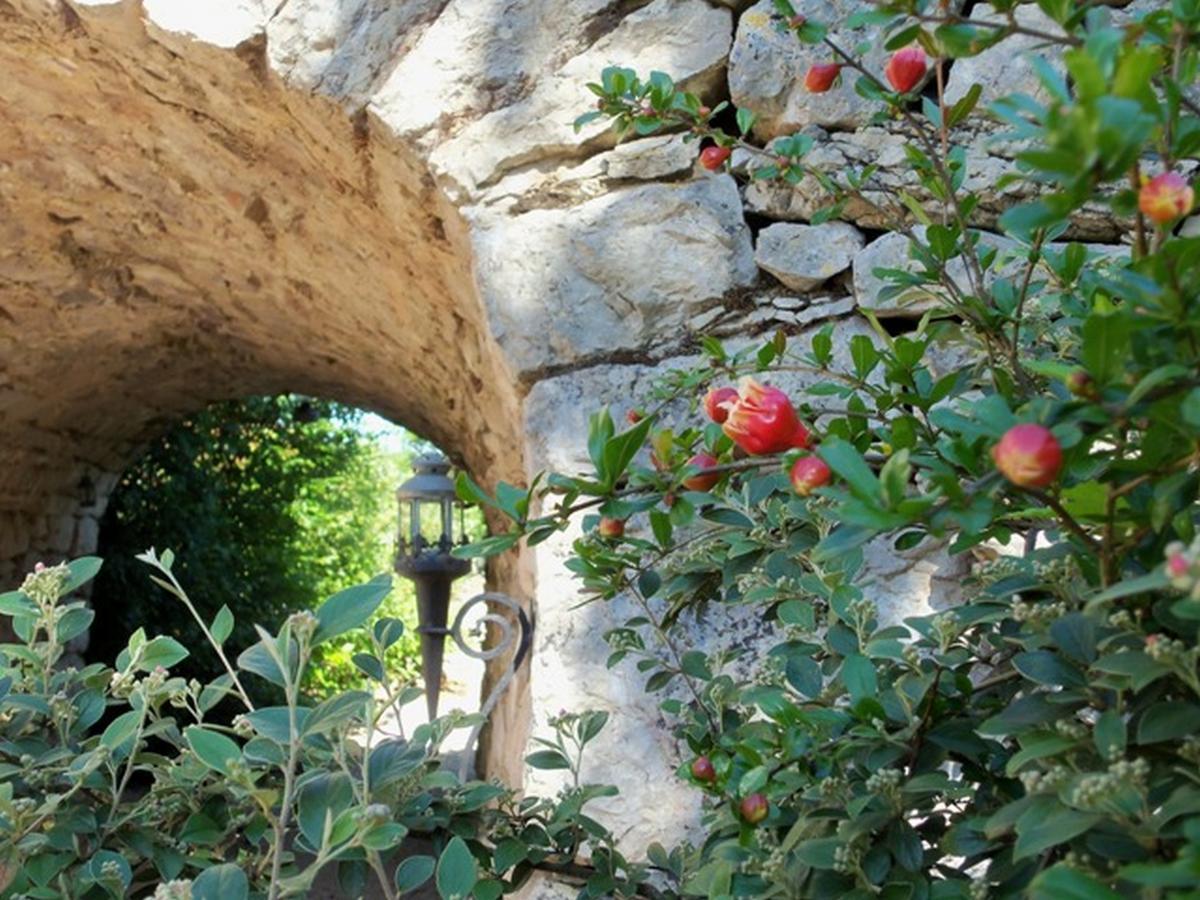 Chambres Et Jardin De Pierres Espedaillac Экстерьер фото